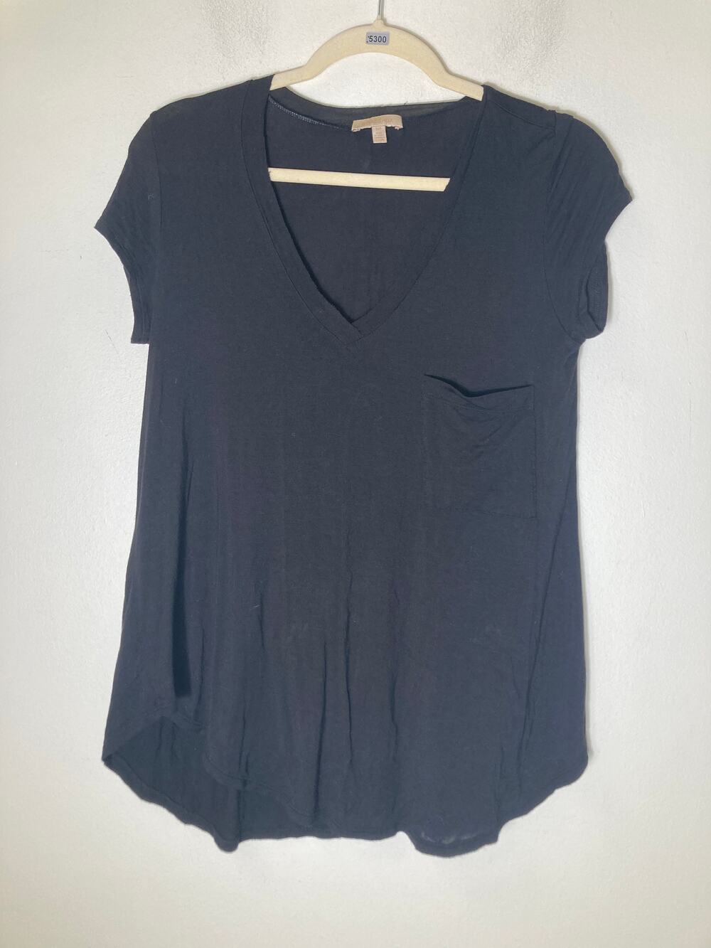 Bordeaux Black V Neck Tee Sz S